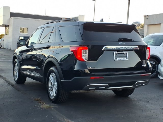 Certified 2023 Ford Explorer XLT w/ Equipment Group 202A AWD/4WD image 7