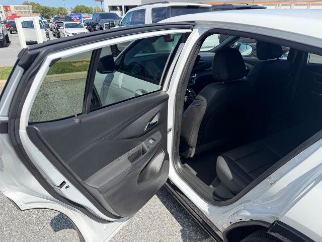 Used 2025 Buick Envista Sport Touring w/ Convenience I Package FWD image 11