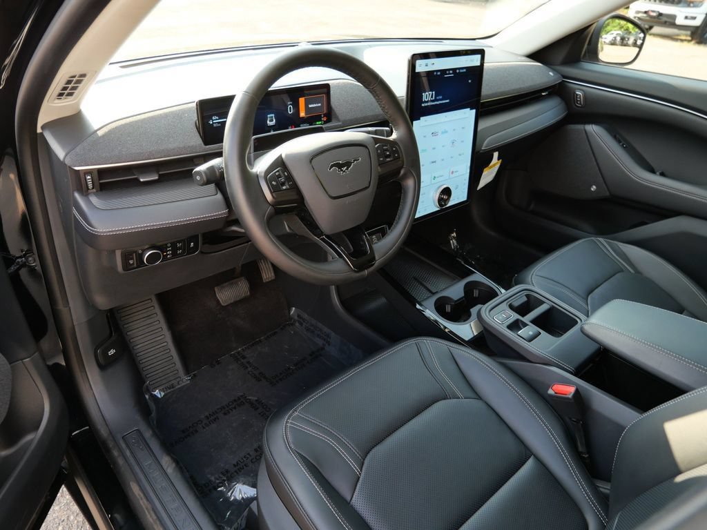 Certified 2025 Ford Mustang Mach-E Premium AWD/4WD image 3