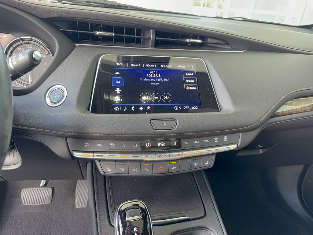 Used 2023 Cadillac XT4 Premium Luxury w/ Technology Package FWD image 19