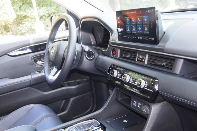 Used 2025 Honda Pilot Touring image 10