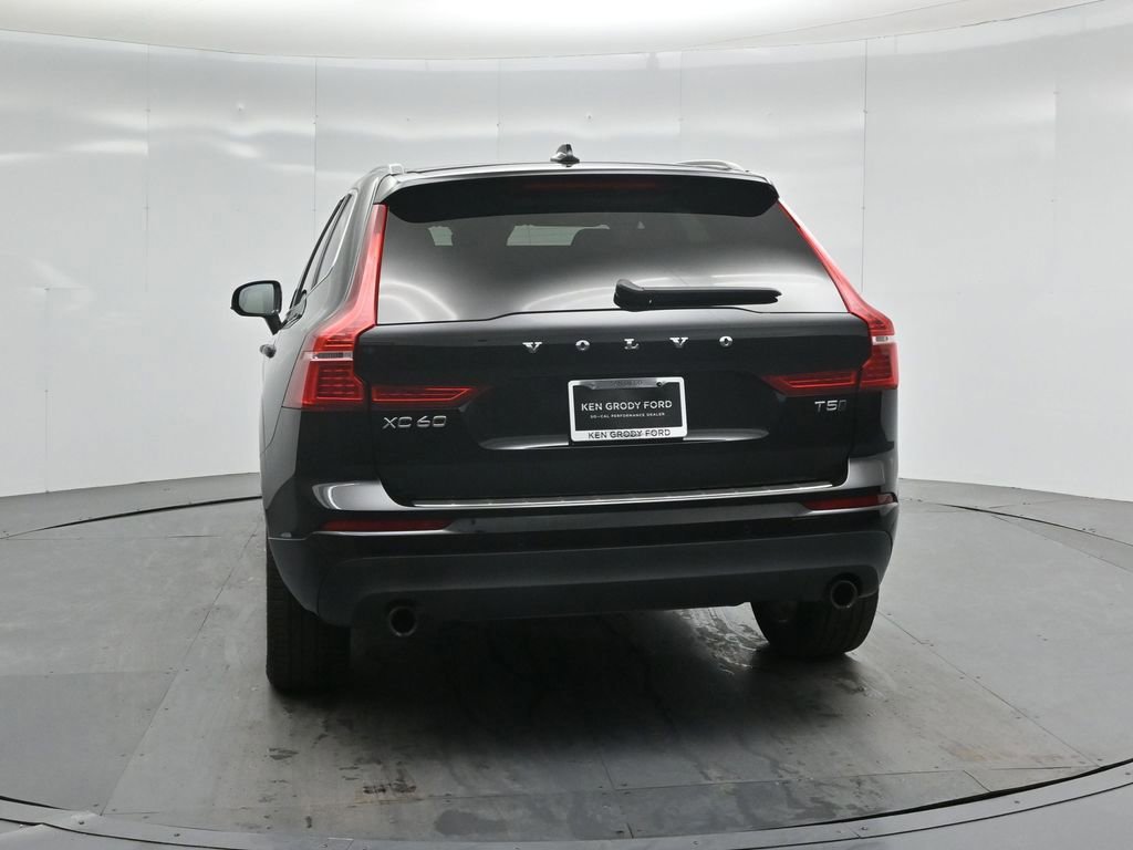 Used 2021 Volvo XC60 T5 Momentum w/ Premium Package image 13