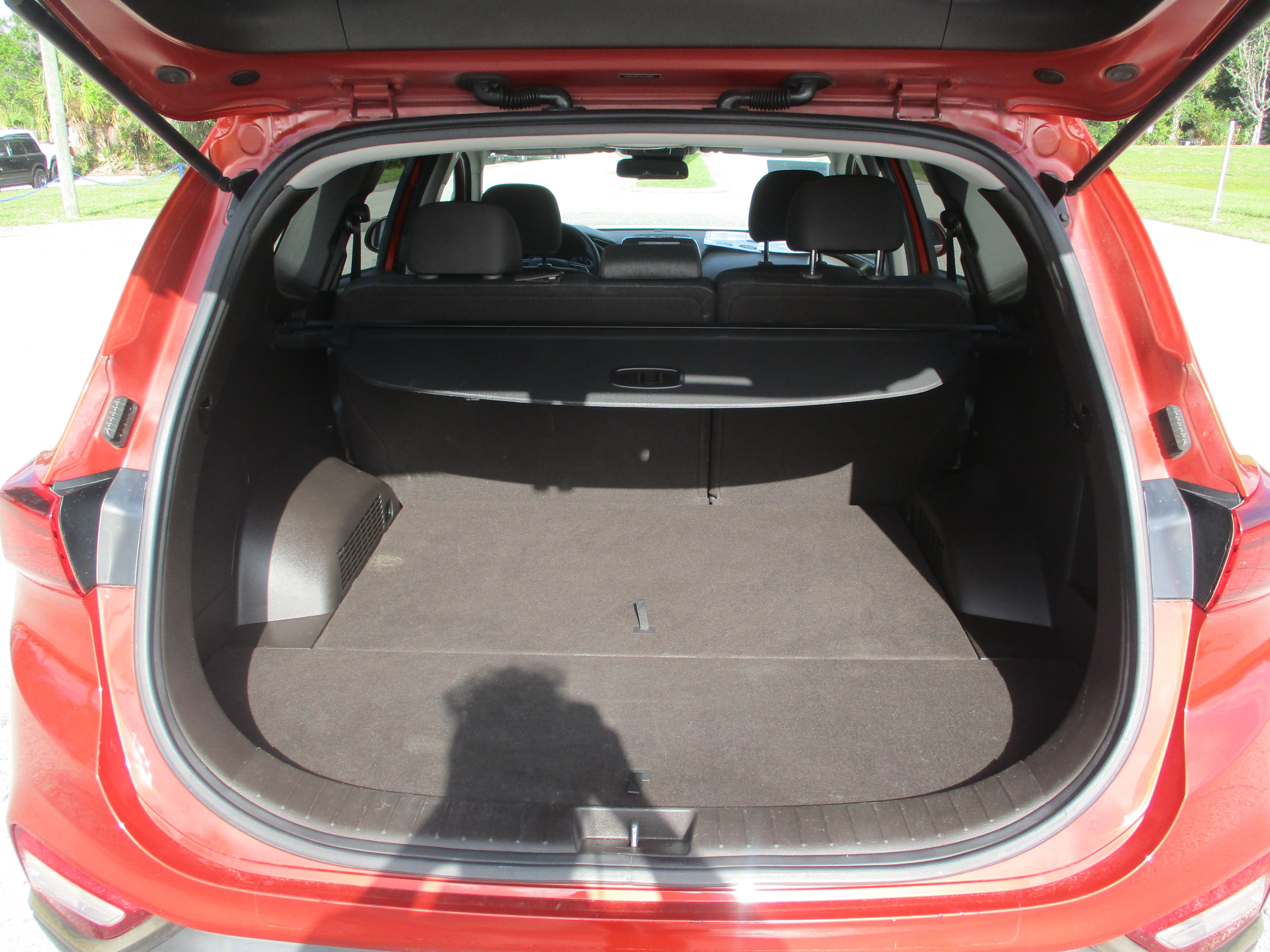 Used 2019 Hyundai Santa Fe SE FWD image 12