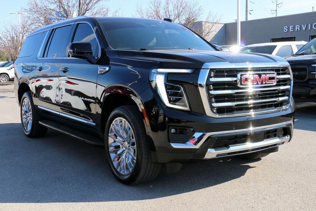 Used 2025 GMC Yukon XL Elevation w/ LPO, Floor Liner Package image 4