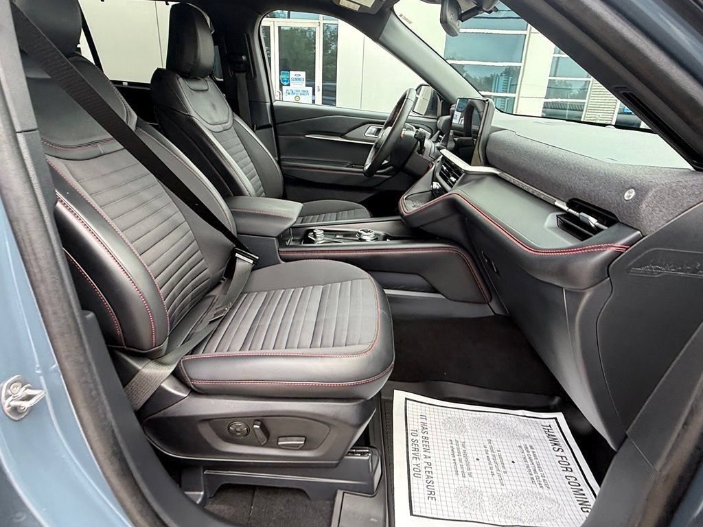 Certified 2025 Ford Explorer ST-Line w/ Premium Package AWD/4WD image 15