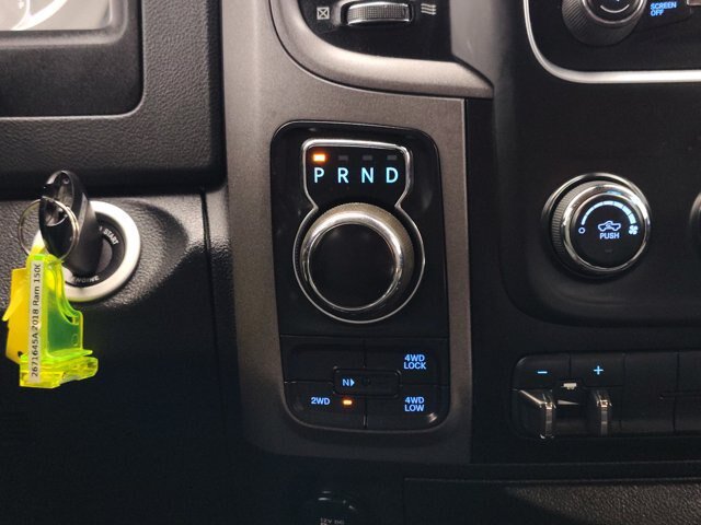 Used 2018 RAM 1500 Express AWD/4WD image 32