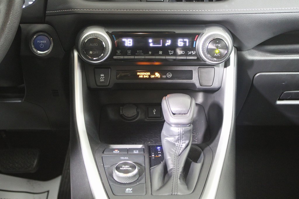 Used 2021 Toyota RAV4 XLE image 15