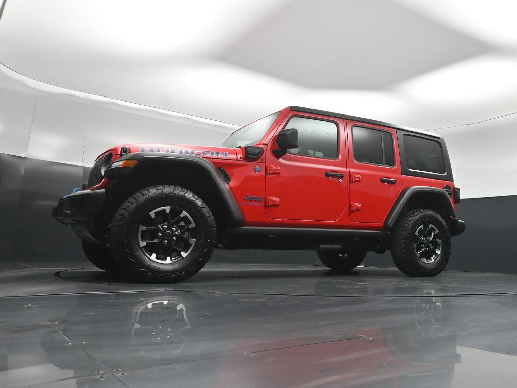 Used 2025 Jeep Wrangler Unlimited Rubicon 4xe w/ Safety Group AWD/4WD image 40