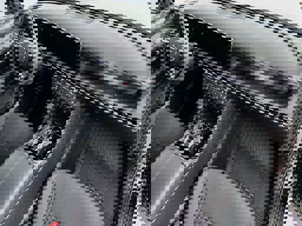 Used 2025 Hyundai Tucson SE FWD image 31