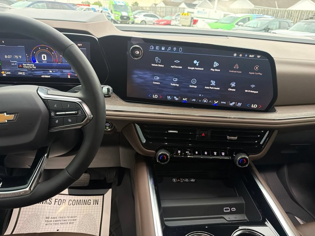 Used 2025 Chevrolet Tahoe High Country AWD/4WD image 21