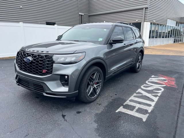 Certified 2025 Ford Explorer ST RWD image 1