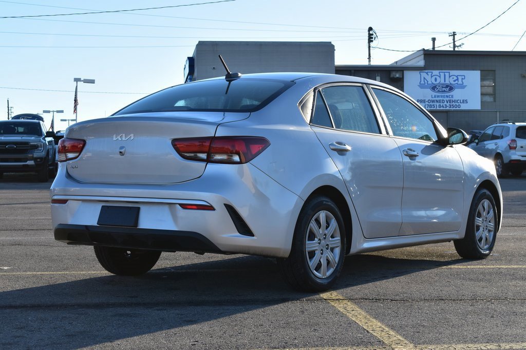 Used 2022 Kia Rio LX image 2