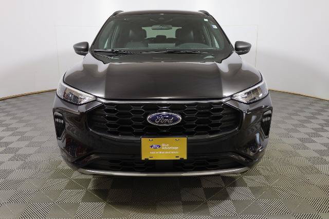 Certified 2024 Ford Escape ST-Line w/ Tech Pack #1 AWD/4WD image 3