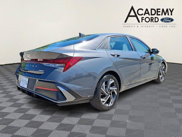 Used 2024 Hyundai Elantra Limited FWD image 6