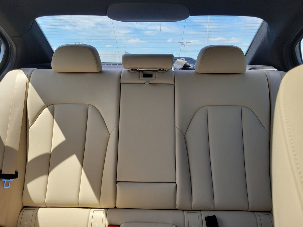 Used 2021 BMW 330i Sedan w/ Convenience Package RWD image 21