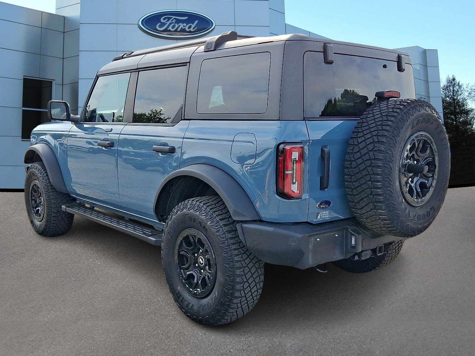 Certified 2023 Ford Bronco Wildtrak AWD/4WD image 5