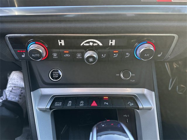 Used 2024 Audi Q3 2.0T Premium image 23