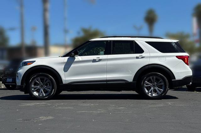 Certified 2022 Ford Explorer XLT w/ Equipment Group 202A AWD/4WD image 35