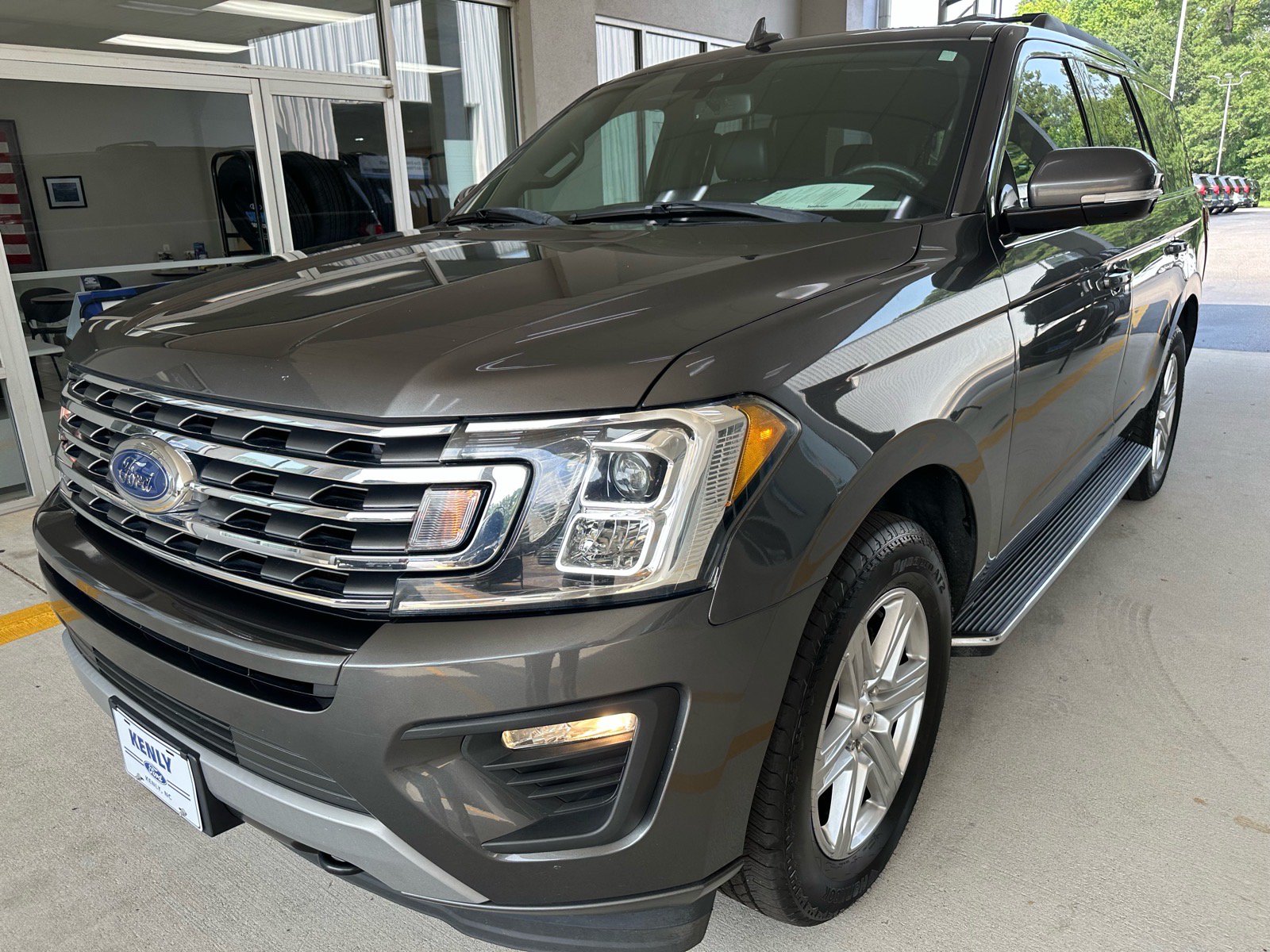 Certified 2020 Ford Expedition XLT w/ Equipment Group 202A AWD/4WD image 3
