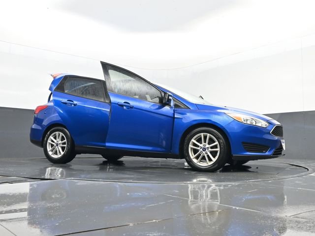 Certified 2018 Ford Focus SE w/ SE Winter Package FWD image 32
