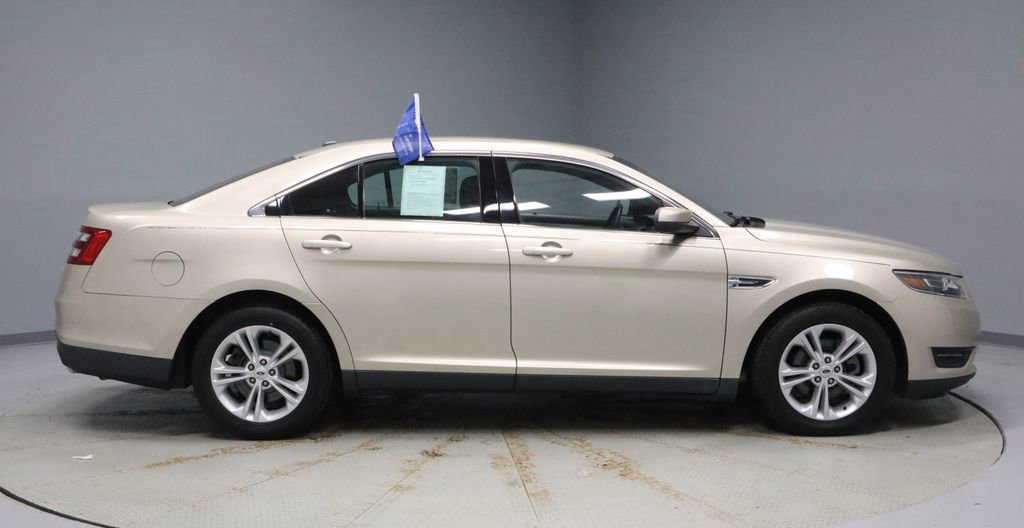 Certified 2018 Ford Taurus SEL image 6