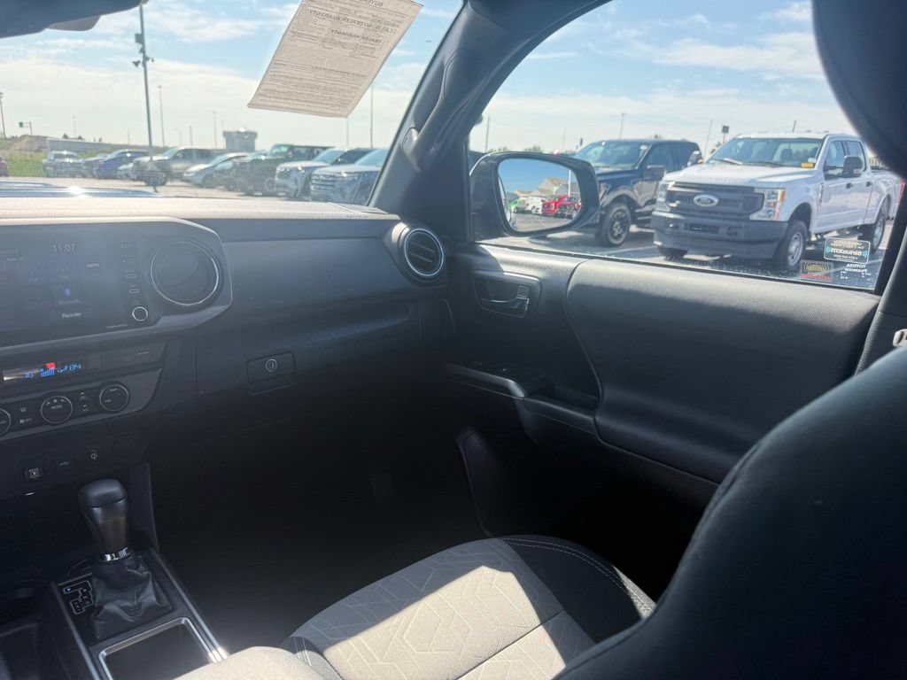 Used 2021 Toyota Tacoma TRD Sport AWD/4WD image 42