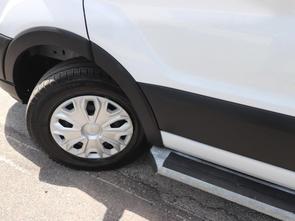 Certified 2025 Ford Transit 250 Low Roof w/ Exterior Upgrade Package RWD image 3