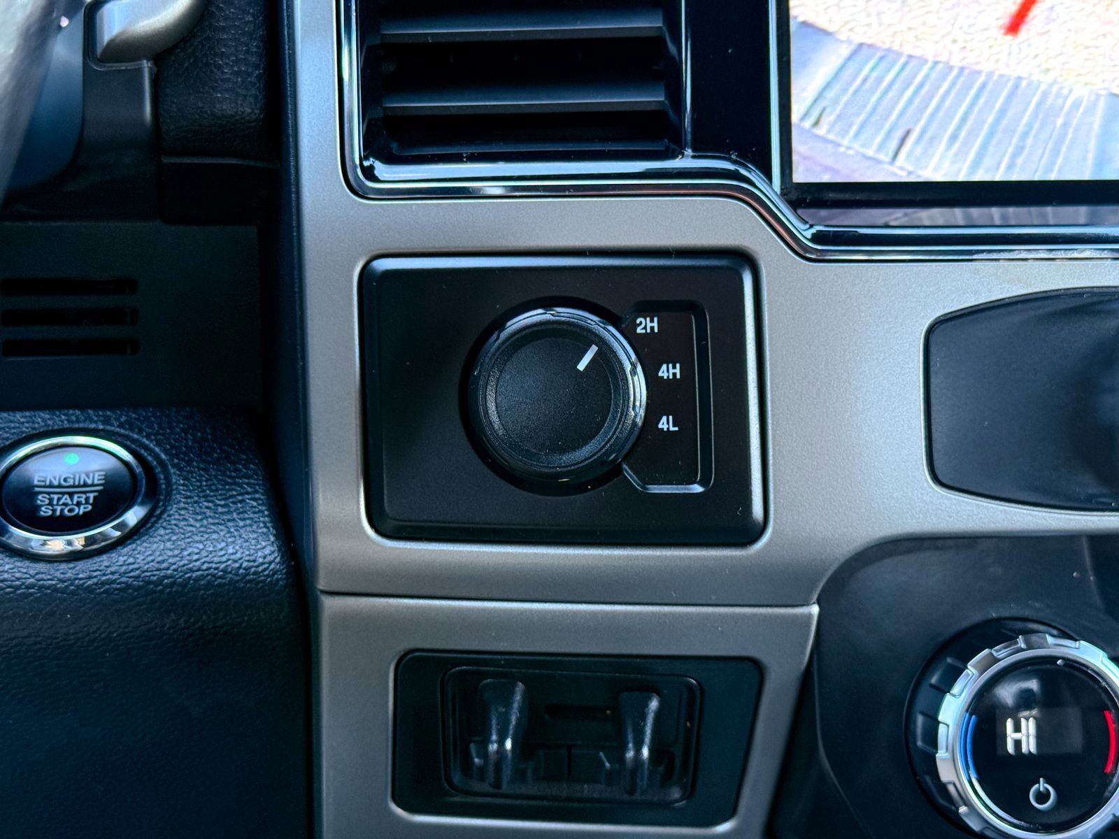 Certified 2022 Ford F350 Lariat w/ Lariat Ultimate Package image 26