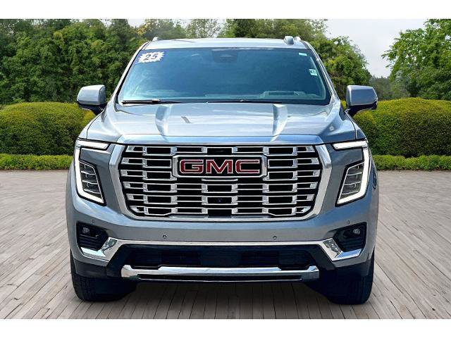 Used 2025 GMC Yukon Denali AWD/4WD image 2
