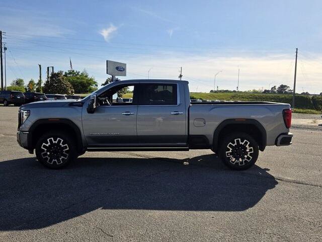 Used 2025 GMC Sierra 2500 Denali Ultimate AWD/4WD image 4