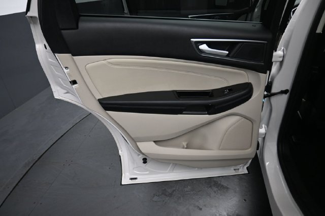 Certified 2019 Ford Edge Titanium w/ Equipment Group 301A AWD/4WD image 24