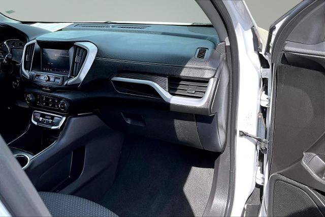 Used 2024 GMC Terrain SLE AWD/4WD image 17