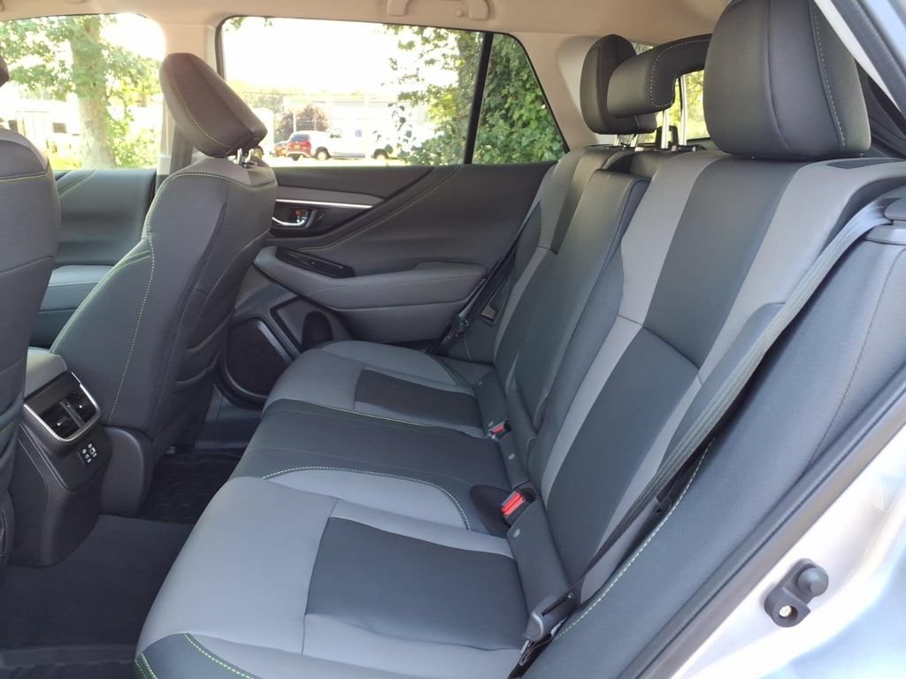 Used 2025 Subaru Outback Onyx Edition AWD/4WD image 15