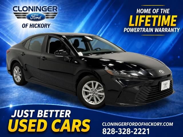 Used 2025 Toyota Camry LE FWD image 1