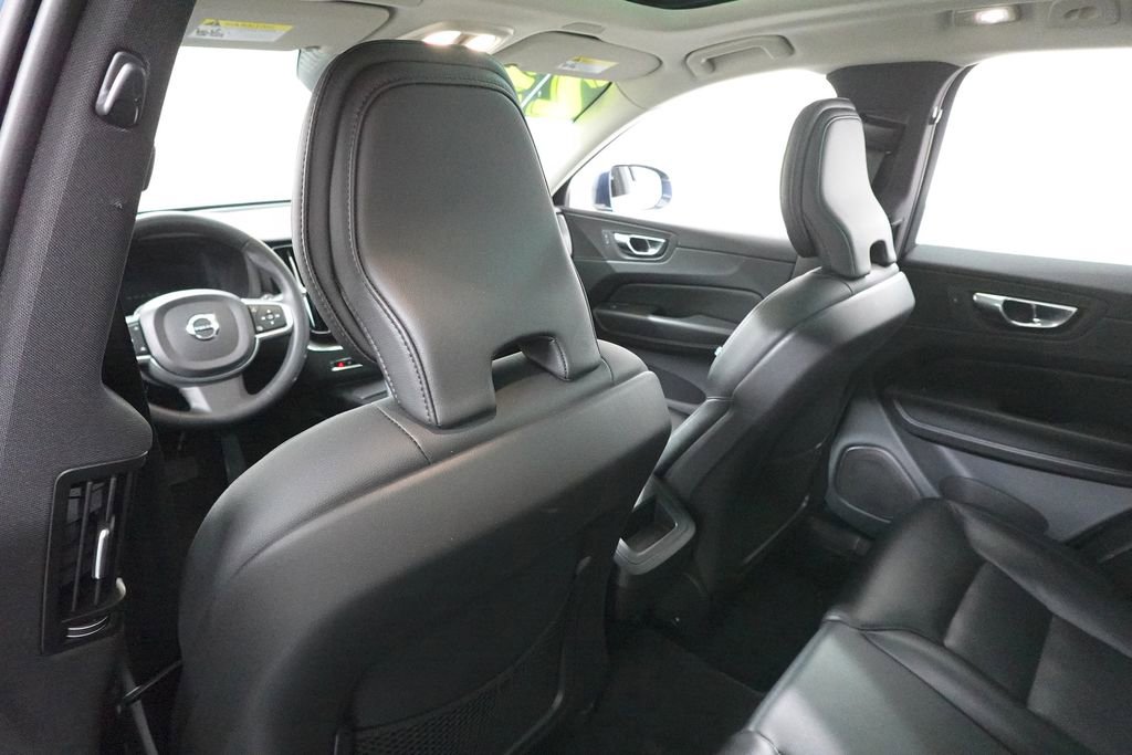 Used 2023 Volvo XC60 B5 Core image 25