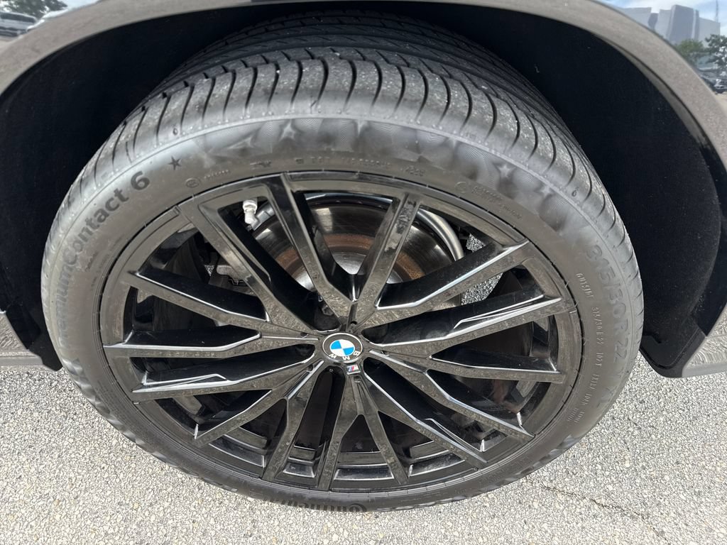 Used 2022 BMW X6 xDrive40i w/ M Sport Package AWD/4WD image 13