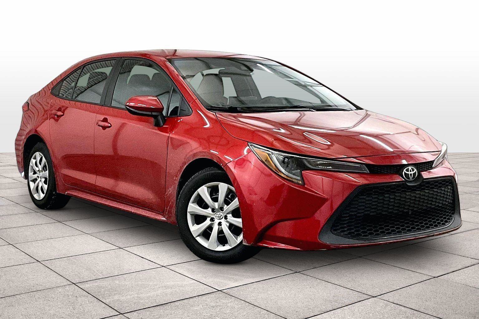 Used 2021 Toyota Corolla LE image 2