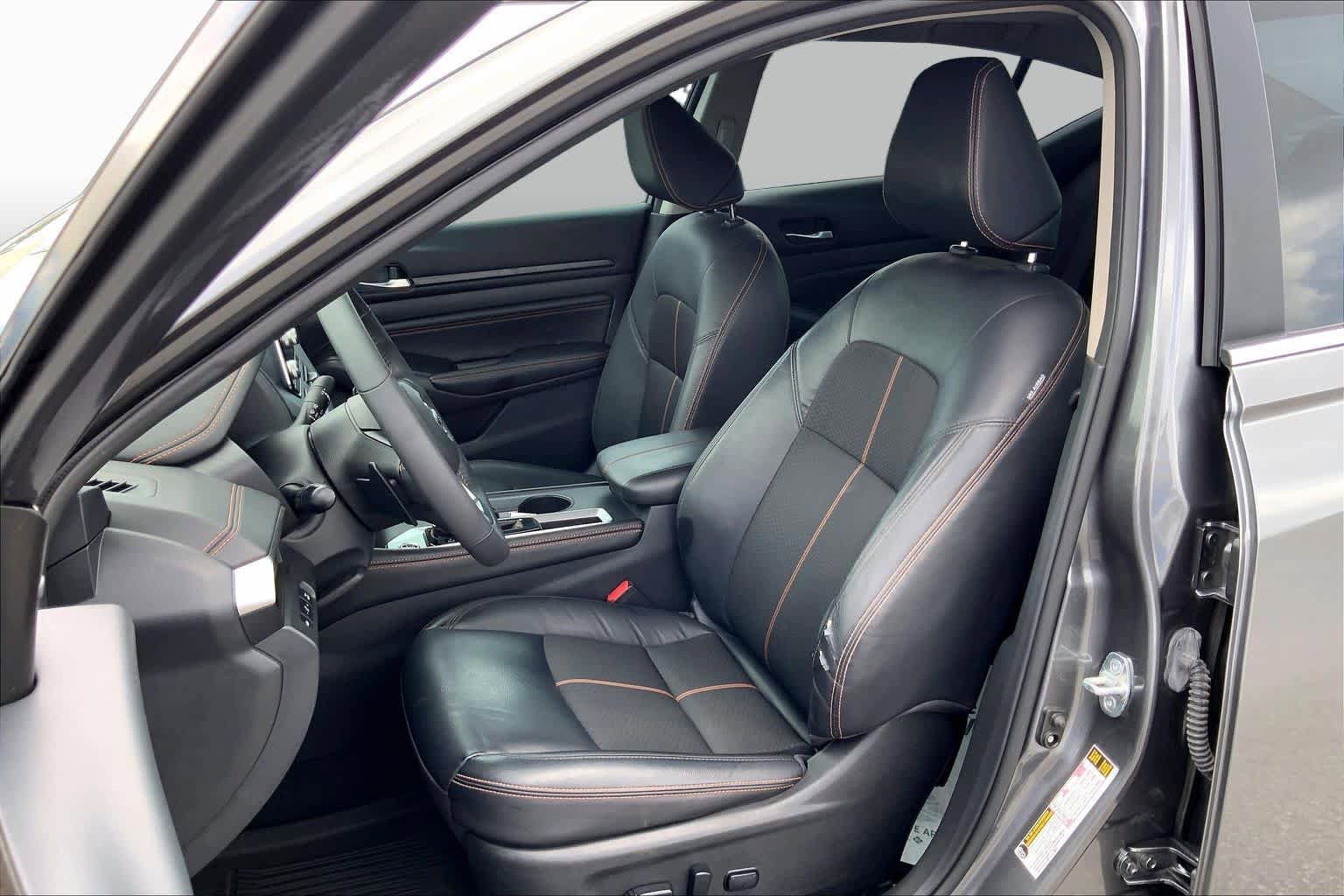 Used 2022 Nissan Altima 2.5 SR w/ Midnight Edition Package FWD image 8