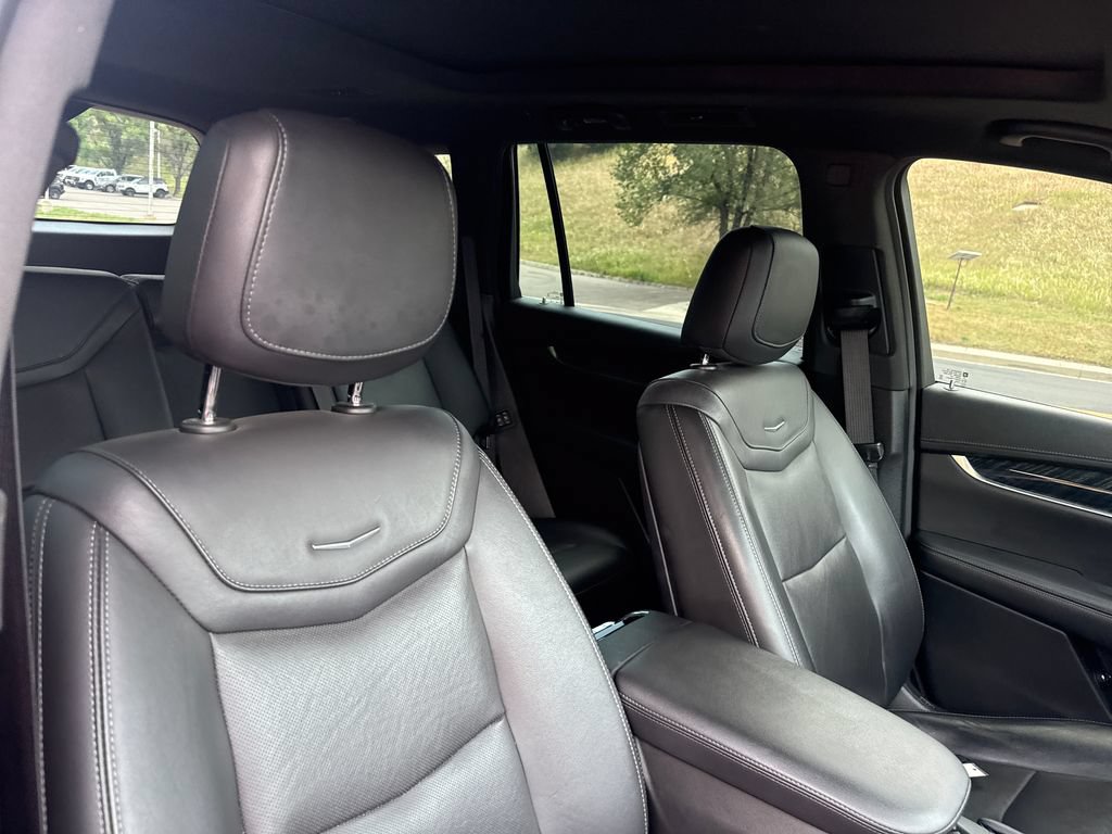 Used 2022 Cadillac XT6 Premium Luxury AWD/4WD image 32