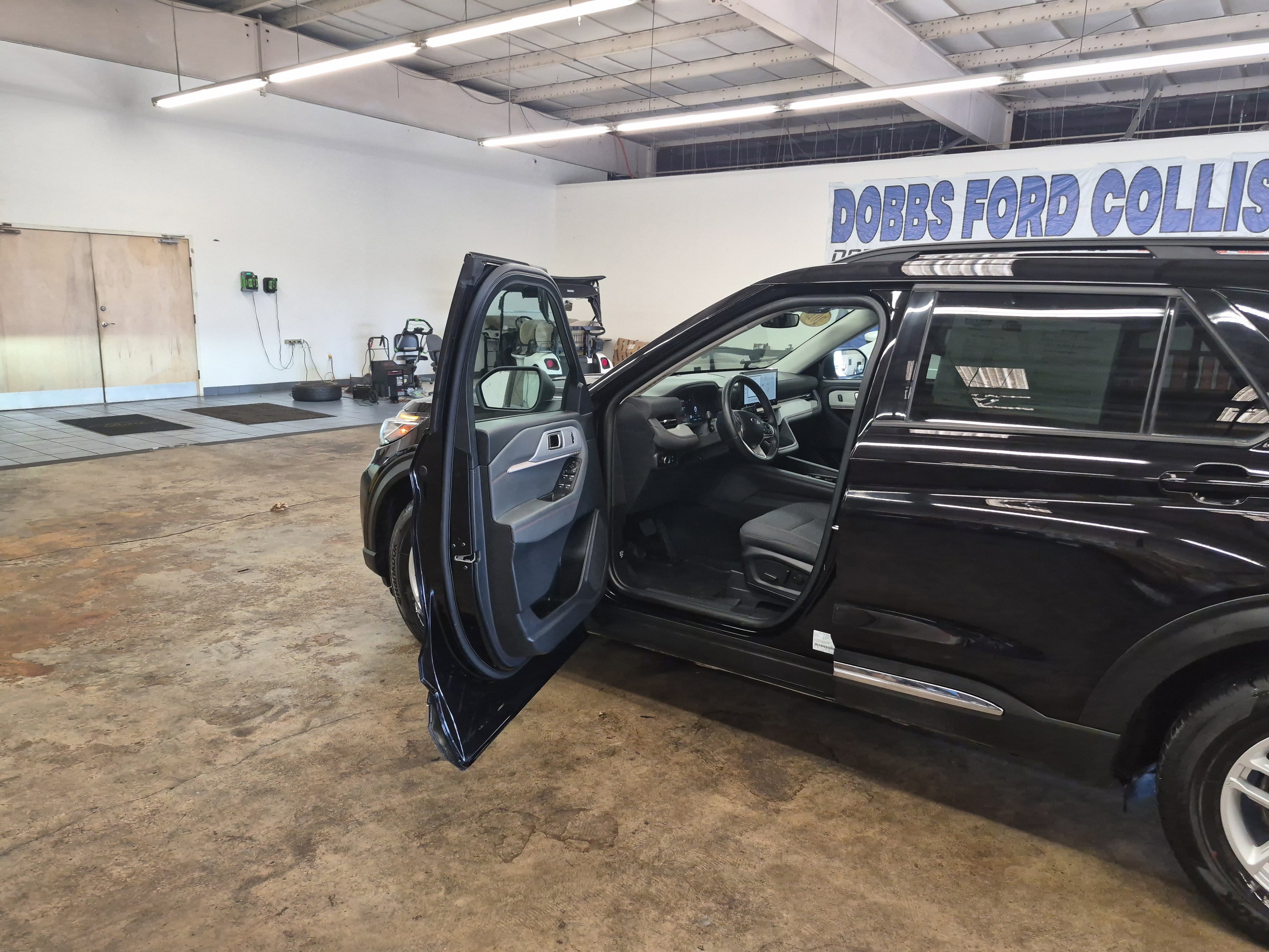 Certified 2025 Ford Explorer Active image 8