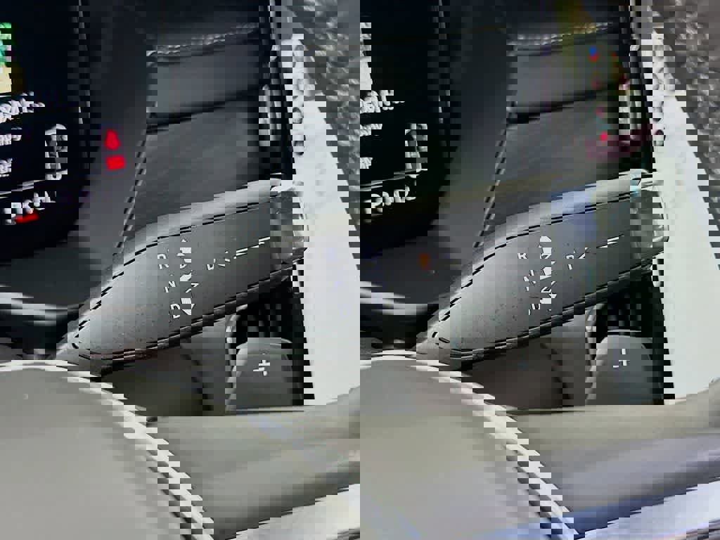 Used 2025 GMC Acadia Elevation image 22