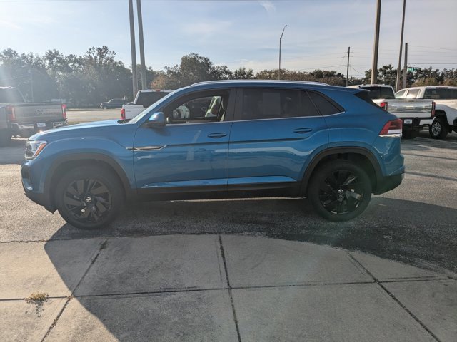 Used 2024 Volkswagen Atlas Cross Sport SE image 2