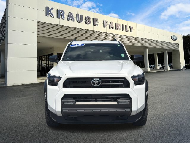 Used 2025 Toyota 4Runner SR5 AWD/4WD image 2