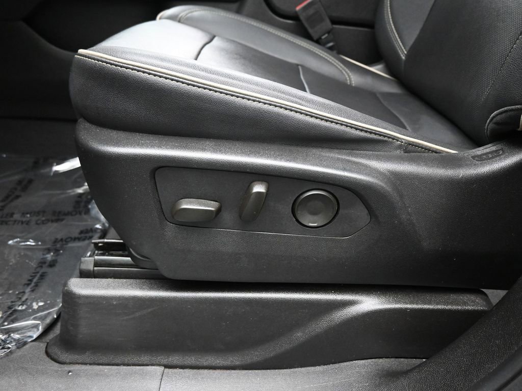 Used 2023 Chevrolet Suburban Premier image 11