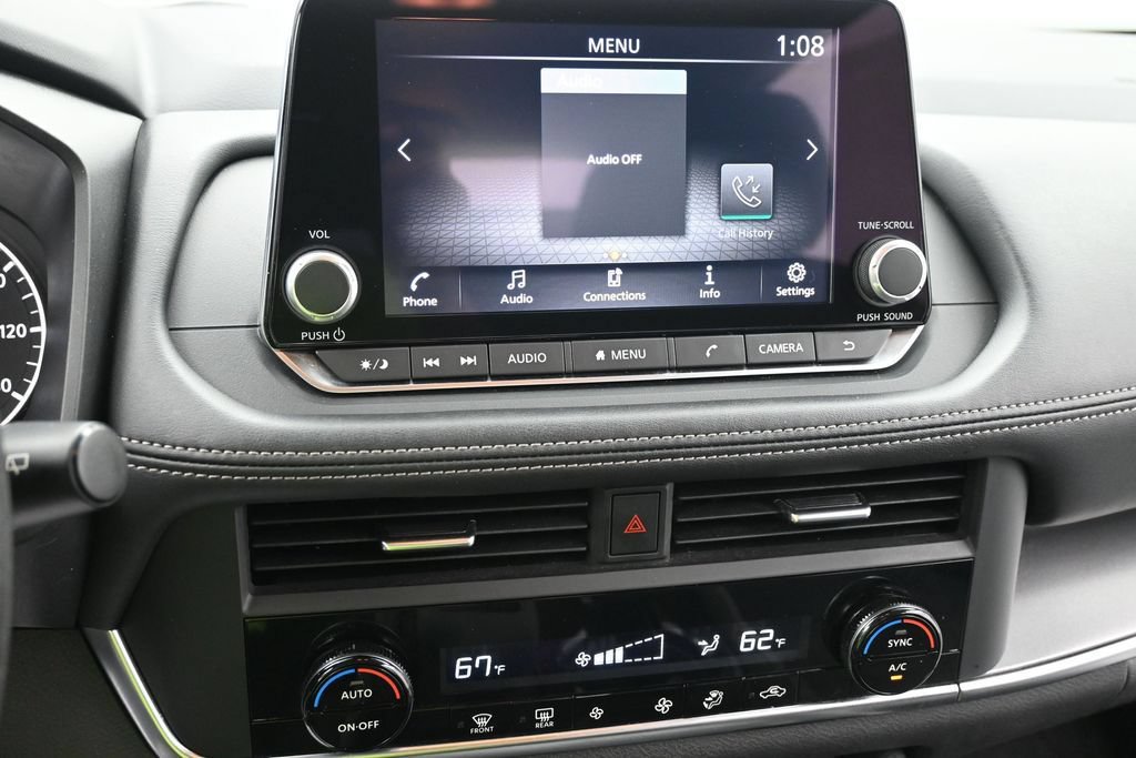 Used 2024 Nissan Rogue SV FWD image 10
