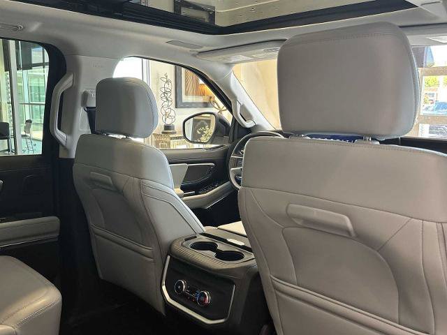 Certified 2025 Ford Expedition Platinum w/ Driver's Package AWD/4WD image 26