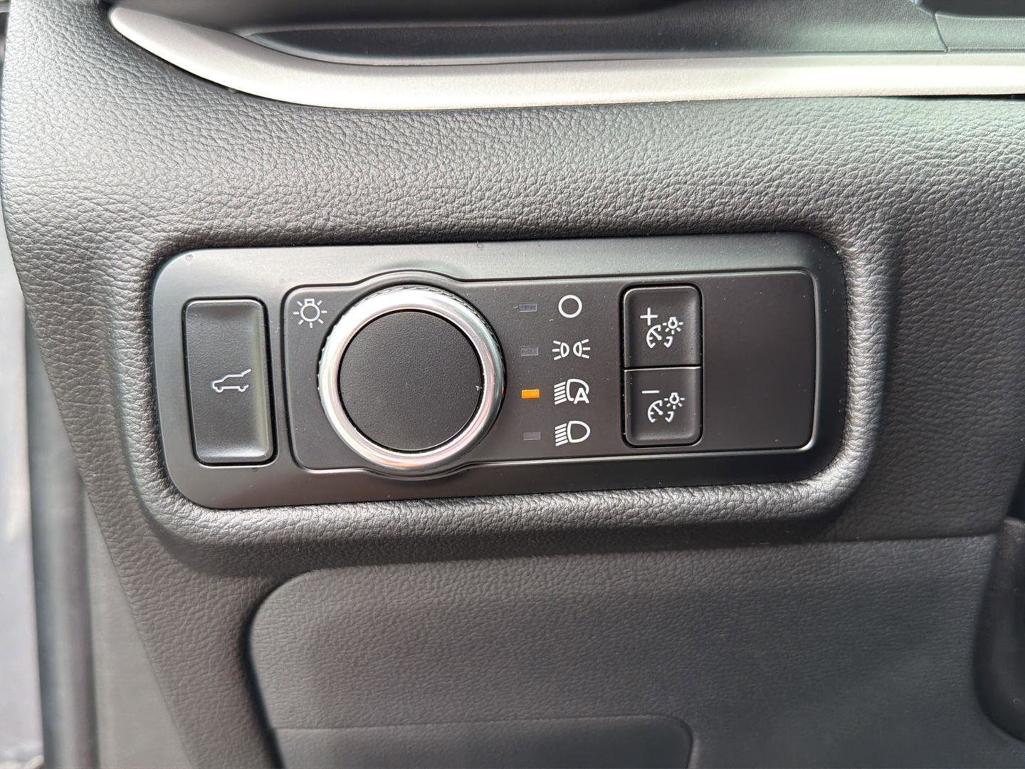Certified 2023 Ford Explorer XLT RWD image 20