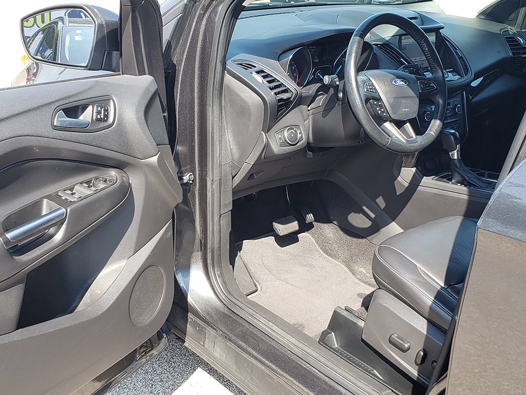 Certified 2017 Ford Escape Titanium FWD image 11