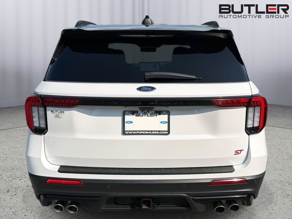 Certified 2025 Ford Explorer ST AWD/4WD image 5
