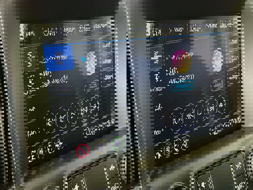 Used 2024 GMC Terrain SLT image 20